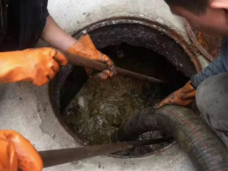 鄱阳清理化粪池时如何避免沼气的危害?